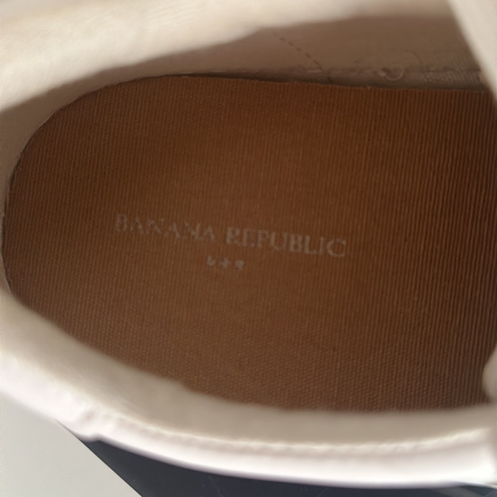 Banana Republic White Leather Sneaker - Picture 2 of 3